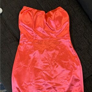 Elegant Strapless Satin Dress in Red